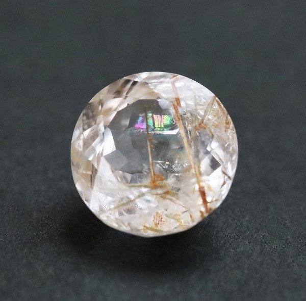 ルチルイン フェナカイト ルース（ラウンド）3.15ct 大粒 ファセットカット マダガスカル産 希少 レアストーン コレクション お守り 天然石ルース 裸石 鑑別書付｜天然石アクセサリーLink