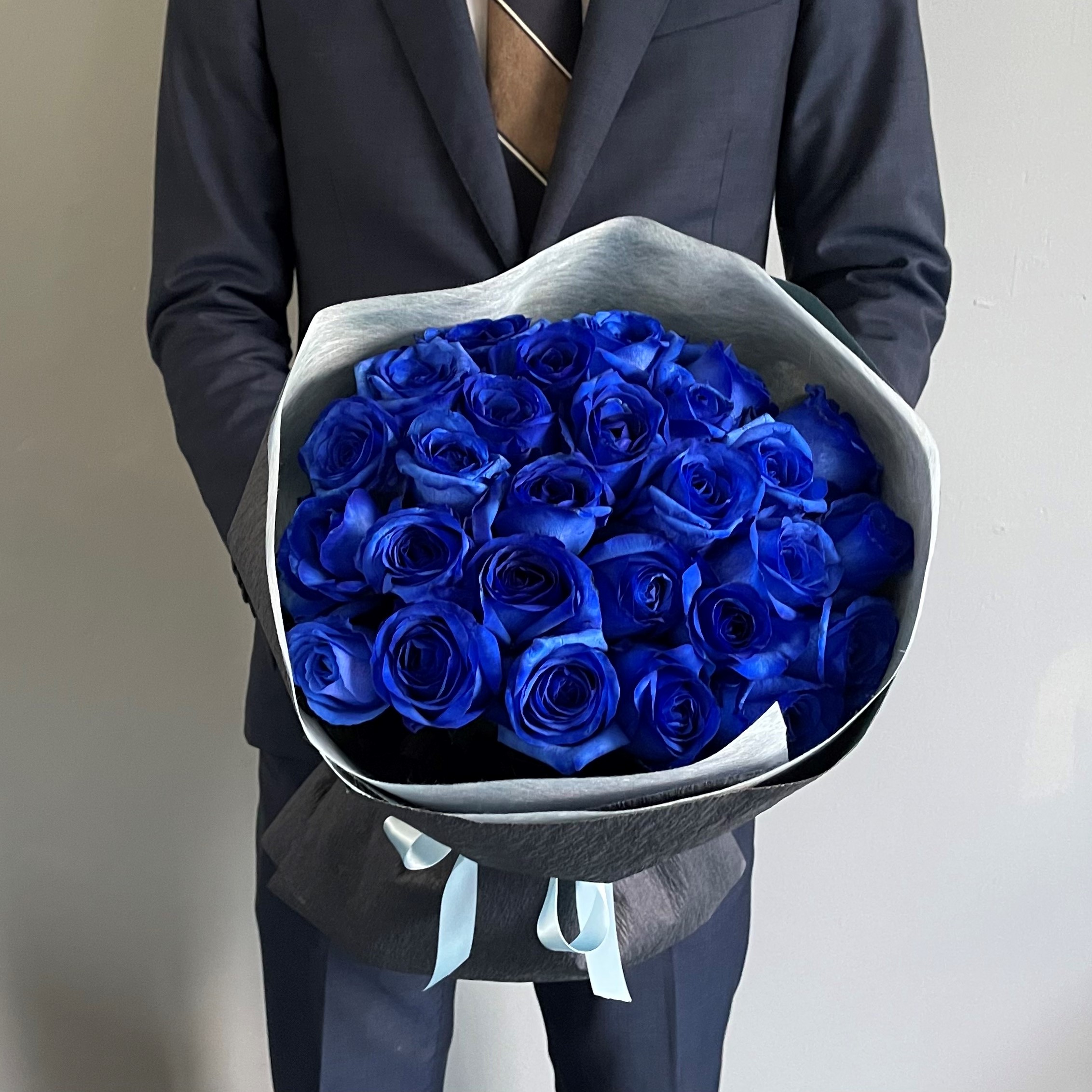 営業 ブルーローズ 青い薔薇 花束 30本のブルーローズブーケ Fucoa Cl