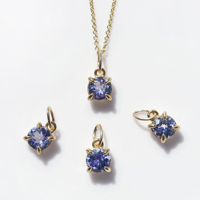 極上タンザナイトのラウンドカット爪留めネックレス　～貴婦人の青 14KGF K14GF 14kgf ジュエリー アクセサリー カラーストーン ストーン ネックレス ハンドメイド プレゼント ギフト シンプル アイオライト 多色性 誕生石 半貴石 リパッティ Lipatti｜Lipattijewelry