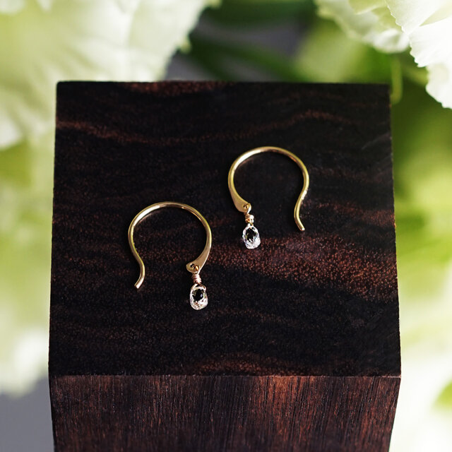 K18ダイヤモンドのブリオレットドロップカットピアス　～Michelle 18金 K18 18K ゴールド 天然石 ジュエリー アクセサリー ピアス ハンドメイド プレゼント ギフト シンプル 高品質 モード リパッティ Lipatti 誕生日 誕生石 母の日 ホリデー 記念 ご褒美 ダイヤモンド｜Lipattijewelry