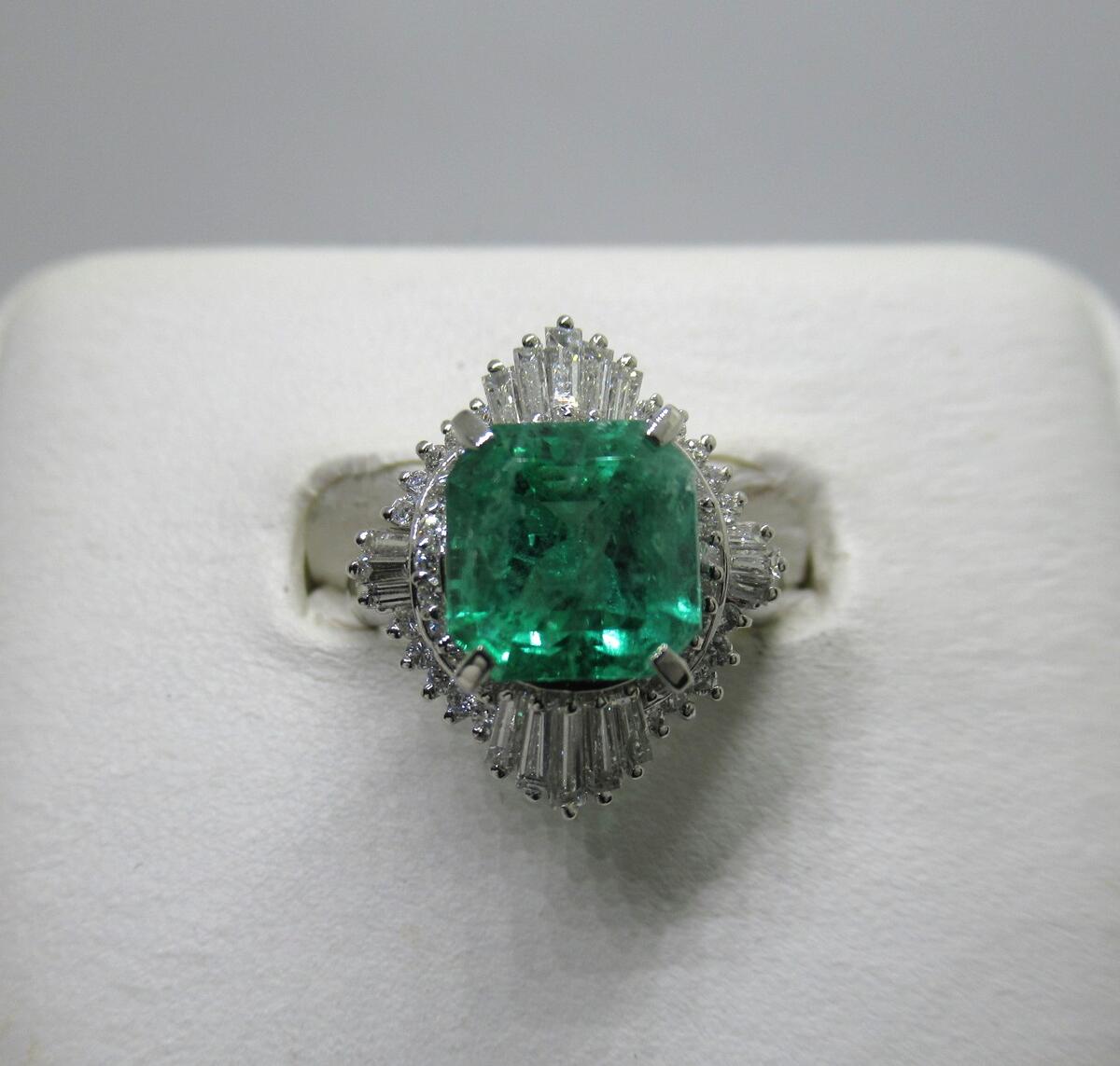 【新品仕上げ済】 Pt エメラルド 2.99ct ダイヤ 0.76ct 指輪 #12号 リング プラチナ ソーティング付 中古 ランクA