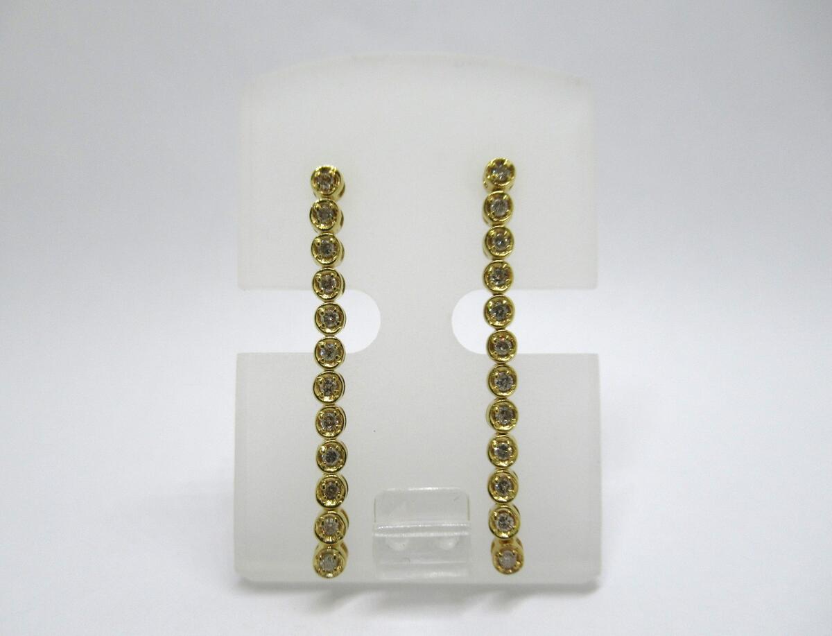 【新品仕上げ済】 K18 ダイア0.15ct×2 ダイヤ ピアス 両耳 アクセサリー ロングピアス 揺れる ゴールド ランクA