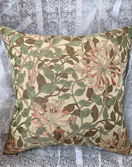 William Morris ウィリアムモリス ハニーサックル MM5946 川島ジャガード クッションカバー400角用|Living & FLowers 自由が丘