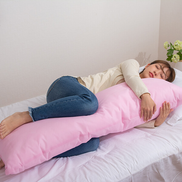 楽天市場 不織布 抱き枕 大きい サイズ 約40 122cm ピンク 抱きまくら だきまくら 大きめ 抱き 枕 クッション 大 ロング 日本製 枕と枕 カバーのリビングインピース