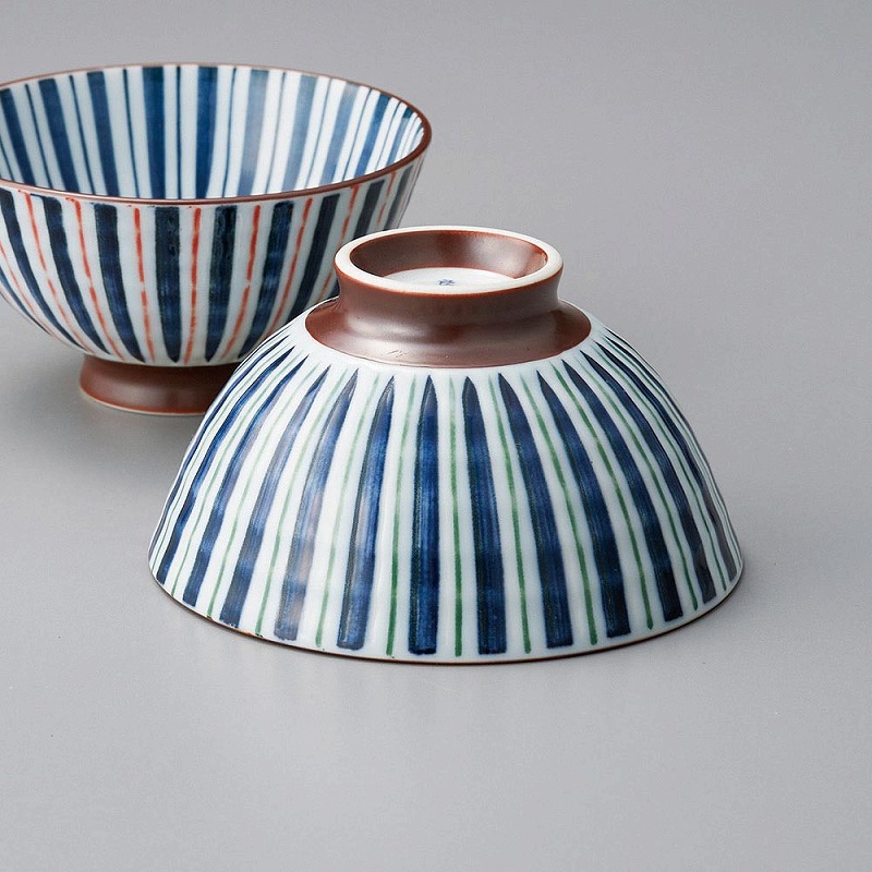 径14センチ、深さ5センチの浅い、茶碗です。 Amazon｜J-kitchens 勲山窯 茶碗 浅い ちゃわん 径14x5.5cm