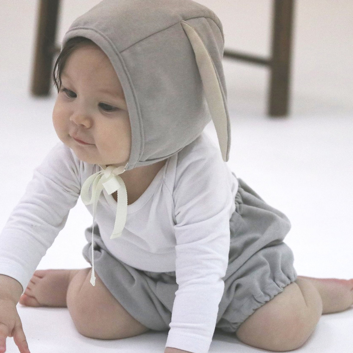 ギフトセット Lien de famille うさぎさん ボンネット ブルマ 2点 （ ギフト セット ベビー帽子 ベビーパンツ 贈り物 お祝い おしゃれ 日本製 赤ちゃん 帽子 かぼちゃパンツ 女の子 男の子 プレゼント かわいい ）