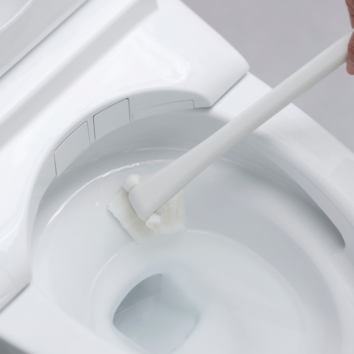 marna マーナ シートを挟むトイレクリーナー・W ( トイレクリーナー 抗菌 トイレ 使い捨てブラシ 流せるトイレブラシ ケース付き コンパクト 柄が長い トイレ用品 ホワイト 白 収納 スタンド 本体 ブラシ入れ 置き型 ワンタッチ )