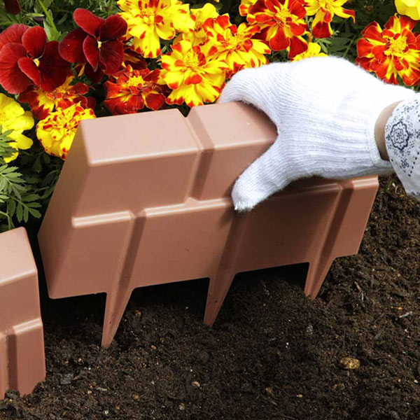 ガーデニング用品 花壇 仕切り ガーデンエッジ レンガ調 12個組 花壇フェンス 柵 ガーデンフェンス 畑 家庭菜園 庭 お庭 土どめ 軽量 簡単設置 コンパクト 重ねられる レンガ 洋風 おしゃれ ガーデン ガーデニング Maisons Coudrelle Fr