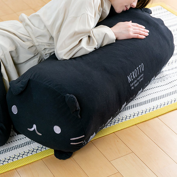 楽天市場 布団収納 布団がクッションになる 布団収納袋 クッション ねこっと 布団 円筒型 掛け布団 羽毛布団 毛布 収納 ふとん シングル 布団収納ケース クッションカバー 枕 背あて 布団袋 シーズンオフ クローゼット収納 ねこ 猫 リビングート 楽天市場店