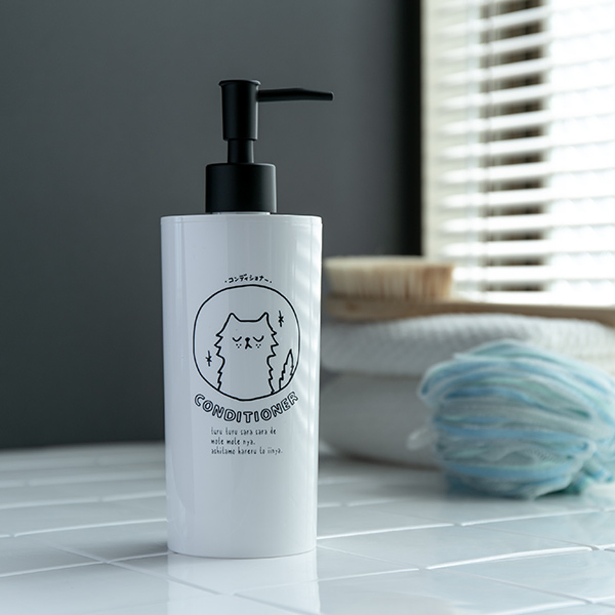 ニコさん［断捨離ネキ］　ジェル詰め替えのみ ジェルボールストッカー ネコ NECO LAUNDRY＆CLEANING デタージェント