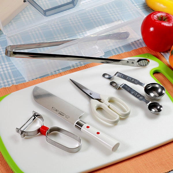 幼子用向き板元イクイップメント 5箇所起こす 台所育児 スターター 送料無料 料理方 ピーラー トング キッチンばさみ 子供用包丁 ちび用包丁 子ども用 キッズ用 セット 人はだむき物入れ キッチン剪刀 キッチン手段 測りお匙 Vnmsport Com