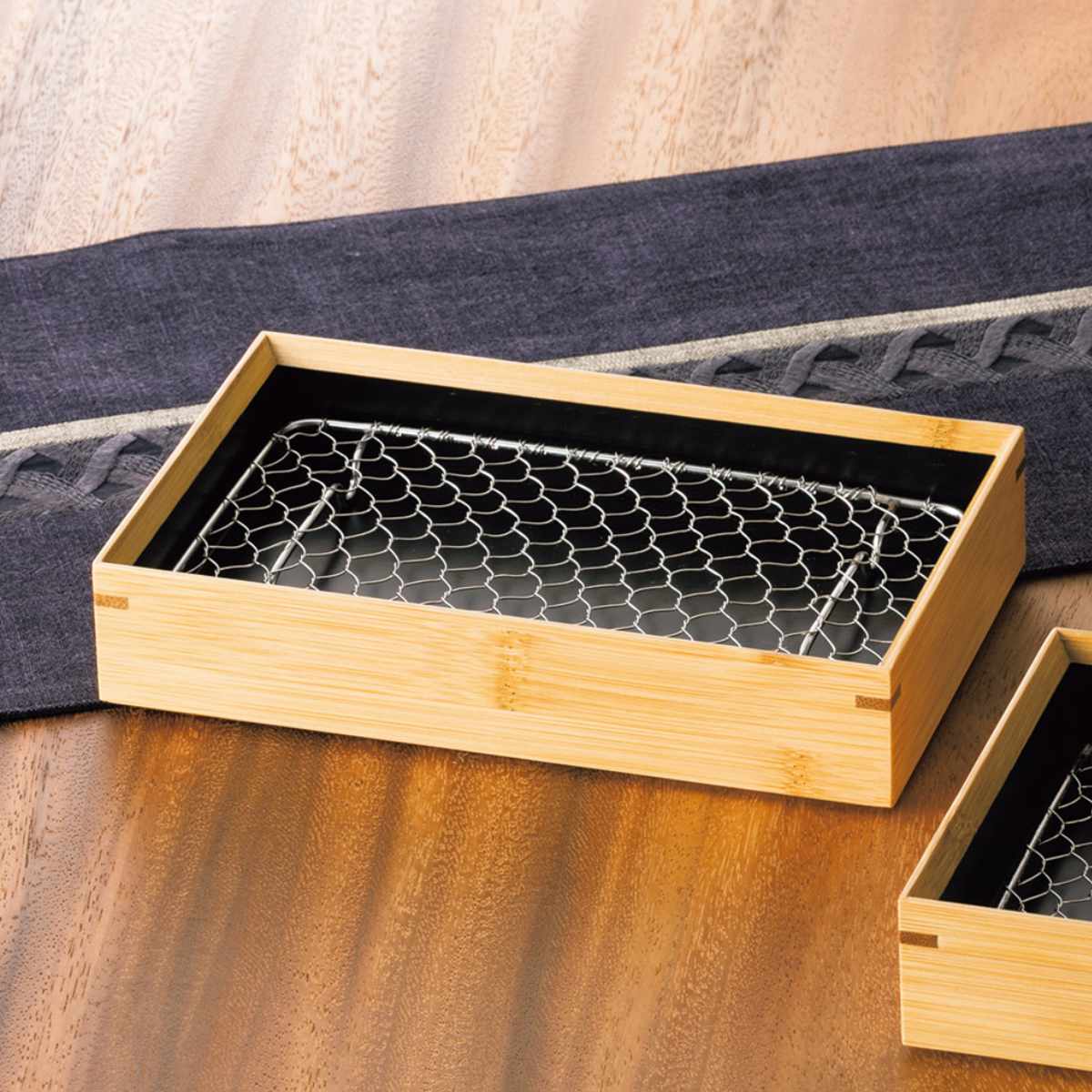 竹 天ぷら盛皿 内黒 ステンレス目皿付 長角 （ 天ぷら 皿 盛皿 日本製 網付き皿 揚げ物皿 長方形 とんかつ 揚げ物 懐石 和食器 おもてなし 来客 料亭 割烹 和食 おしゃれ ）