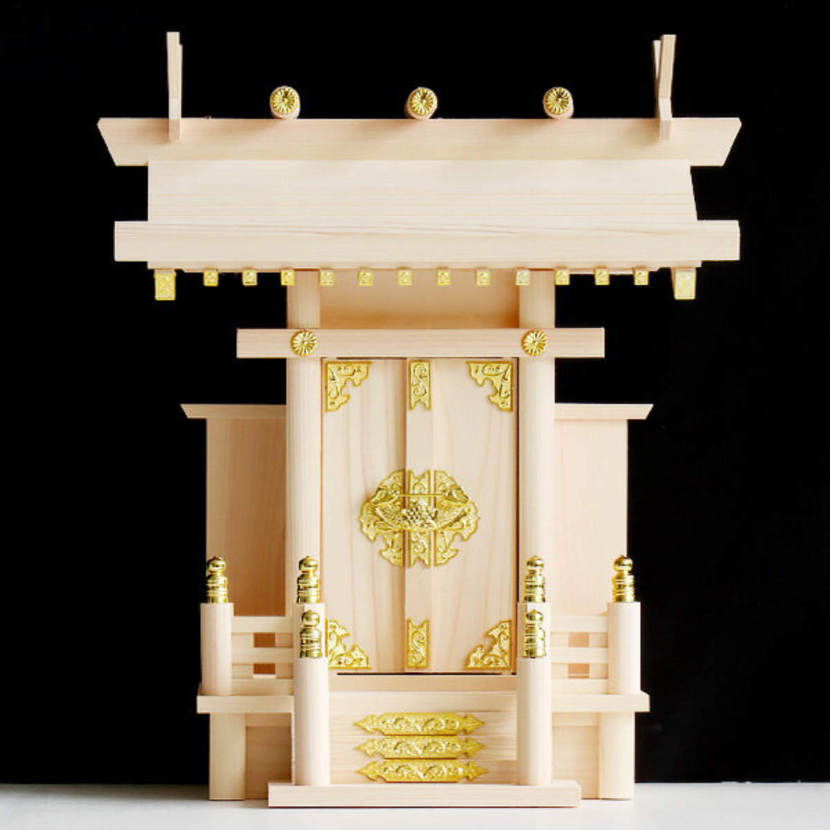 神棚 中神明 （ 送料無料 神殿 宮形 桧 檜 神具 神明造り 一社宮 袖付き 白木造り お札入れ お供え お札 御神札 新築 お正月 神札 御札立て 簡易神棚 ひのき 天然木 置き型 祀る 簡易 簡単 小型 ミニ コンパクト ）