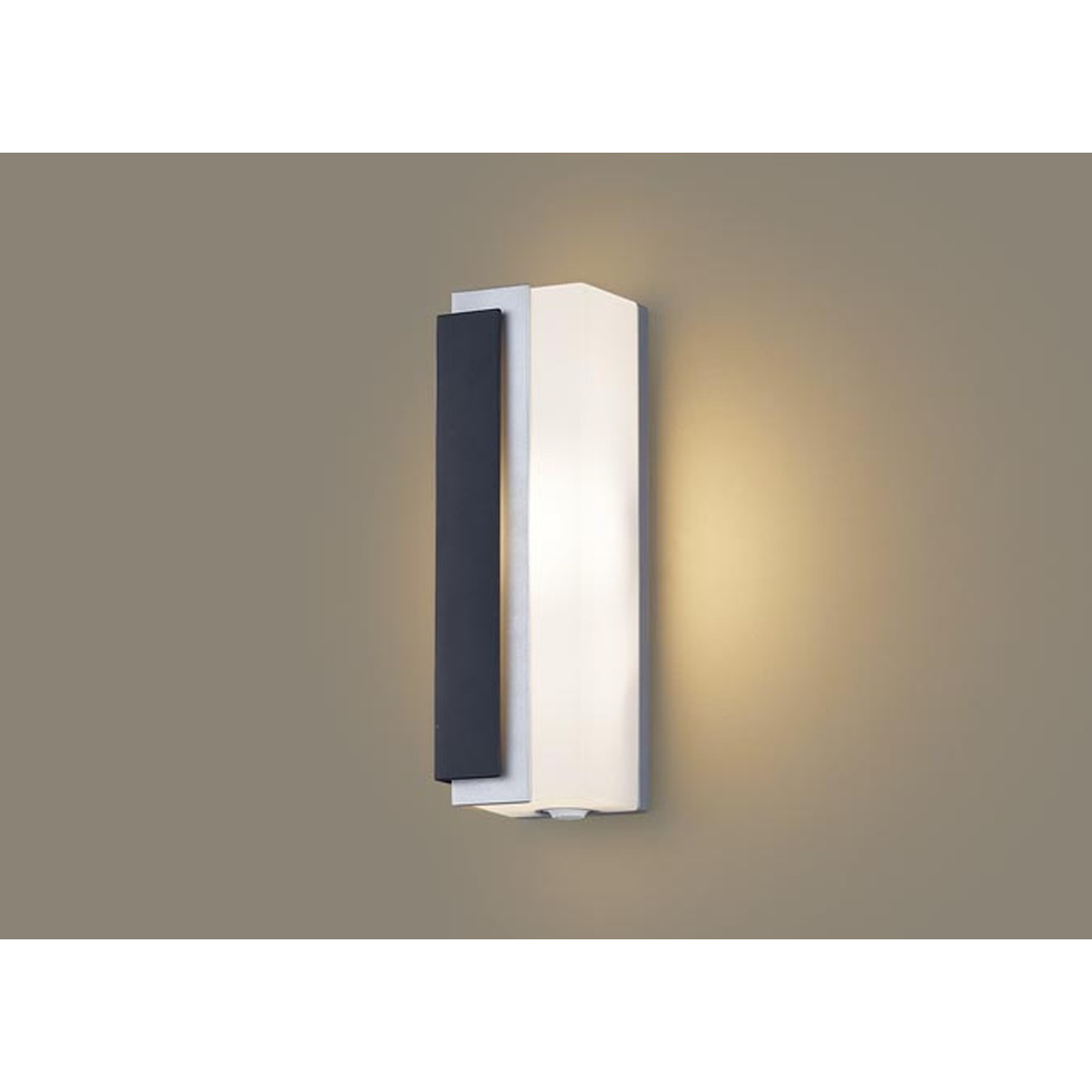 パナソニック[LGWC81441LE1]エクステリア　壁直付型　LED（電球色）　ポーチライト　拡散タイプ　防雨型・FreePaお出迎え・フラッシュ・段調光省エネ型・明るさセンサ付　白　エクステリア