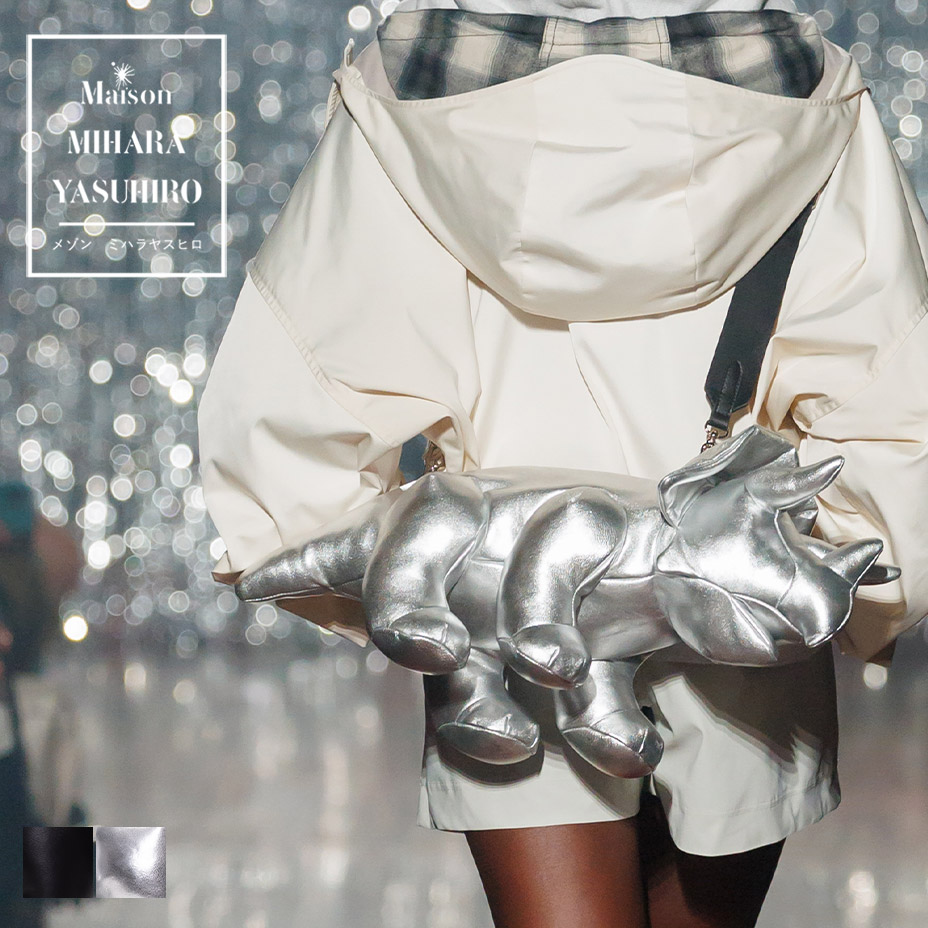 mihara yasuhiro Triceratops sholder bag ミハラヤスヒロ トリケラトプス ショルダーバッグ レディース メンズ A14BG708 曲がったがけ 膝掛け 成年者 ブランド名 今めかしい かっこいい 愛くるしげ 本革 革 恐竜 クラッチペダル御徒面子 黒 黒いこと しろがね色 鞄 御徒面子 2026 春 春夏 夏