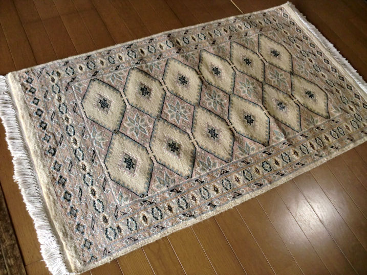 Pakistan Raku 【楽天市場】生成りベージュ 手織 パキスタン絨毯 約74×136 玄関マット pakistan carpet カーペット BE:ローカルトキトキ