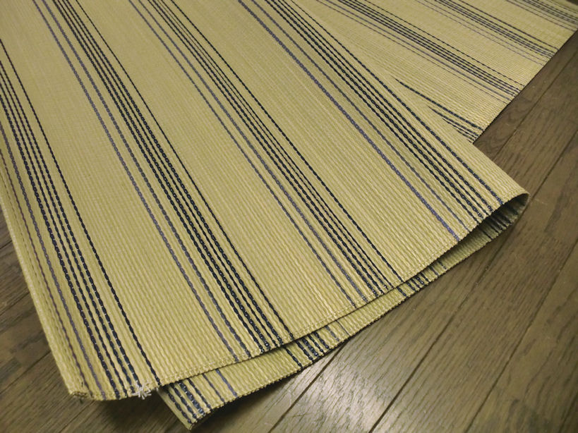【楽天市場】い草 シーツ 80×180 cm シングル 畳 マット 畳 の 上 に 敷く もの 半畳 1畳 冷却シートと共に 畳 い草 ゴザ