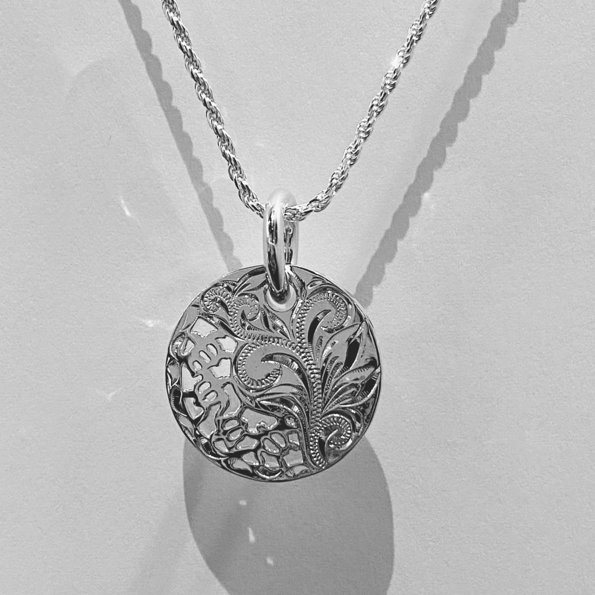 シルバー925 ホヌ スクロール 透かし彫り プレミアム ハワイアンジュエリー ハワジュ メンズ レディース ハワイ ネックレス ペンダント シルバー925 ホヌ スクロール 透かし彫り プレミアム ハワイアンジュエリー ハワジュ メンズ レディース ハワイ ネックレス