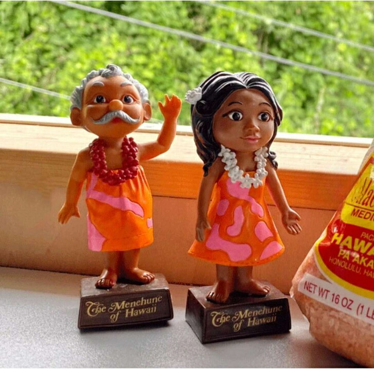 【ハワイ】ハワイアンなミニチュア置き物　お値下げ中！　高品質　レア品　アロハ stradiy_hulagirl-posing