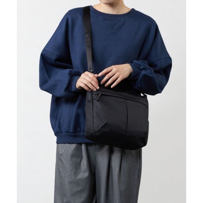イザック YSACCS ナイロンタフタショルダーバッグ たて型 （BLACK）