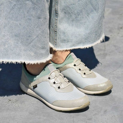 マドラスウォーク madras Walk 【通い×雨合羽】GORE-TEX レディース スニーカー 軽さ 歩き分かりやすい スリッポン MWL1004（しろがね色）