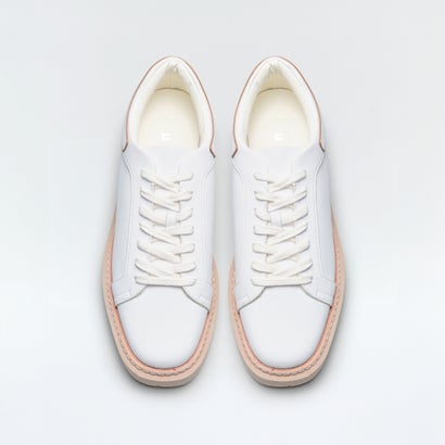 Acrux/アクルス（White）真四角トゥー厚底スニーカー
