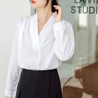 デューリリー Dewlily Vネックシンプル長袖シャツ レディース トップス 無地 春服 夏 秋 10代 20代 30代 韓国ファッション オフィスカジュアル タック クロスネック 大人 フォーマル （ホワイト｜LOCOMALL（ロコンド公式ストア）