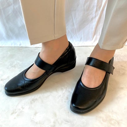 エレモーサ HERMOSA 「選ばれ続ける定番」【日本製/ゆったり3E幅/軽さ/もの柔らか撥水産業本革】ストラップコンフォートシューズ （黒いこと）