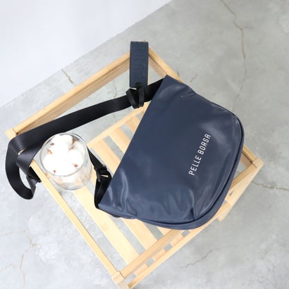 ペレボルサ PELLE BORSA ショルダーバッグ （ネイビー）