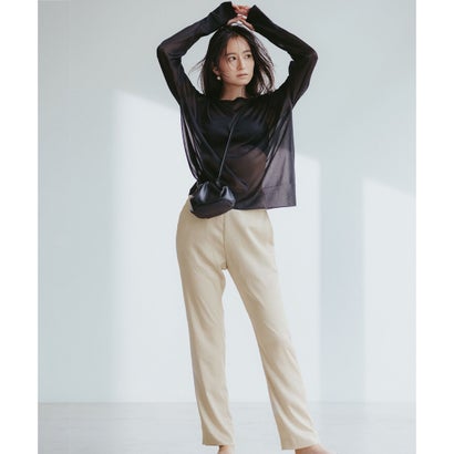 ICB L 【MAG&times;スタイリストコラボ】シャイニーシアーニット&times;サテンストレートパンツ （ブラックニット&times;ベージュパンツ）｜LOCOMALL（ロコンド公式ストア）