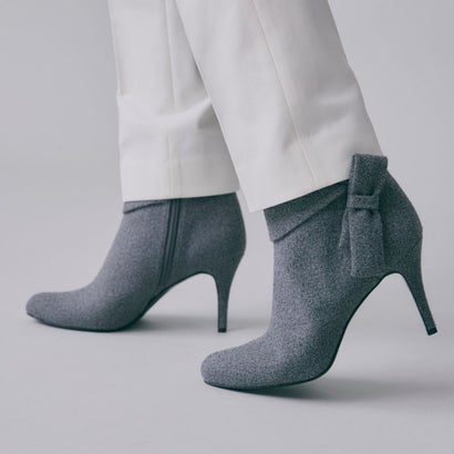 セヴン トゥエルヴ サーティ SEVEN TWELVE THIRTY LovelyWalk リボンファブリックショートブーツ （グレー）