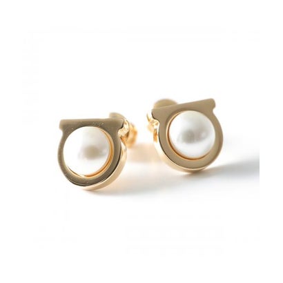 サルバトーレフェラガモ Salvatore Ferragamo SALVATORE FERRAGAMO ピアス 76 0121 001 アイコンモチーフ (001/CREAM-OROGLU/ゴールド)|LOCOMALL(ロコンド公式ストア)