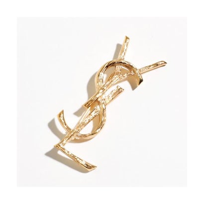 サンローラン SAINT LAURENT SAINT LAURENT 胸飾り 748486 Y1500 カサンドラロゴ オピウム （8007/ゴールド）