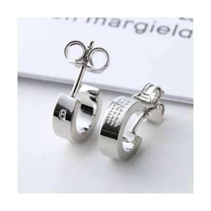 エムエムシックス 住みか マルジェラ MM6 Maison Margiela MM6 ピアス SM7VG0057 SV0310 フープ 6ロゴタイプ （951/しろがね色）