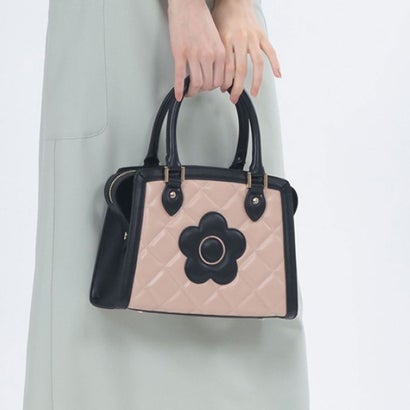 マリークワント MARY QUANT スクエアキルトデイジーパッチ 2WAYトート （ベージュ）