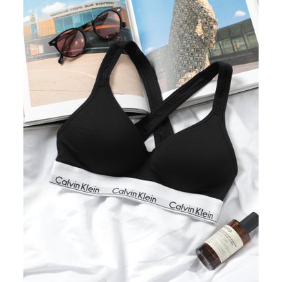 カルバン クラはたご屋 Calvin Klein 【CALVIN KLEIN / カルバンクライン】ブラ アンダー御召しもの 差し交わすうしろ側 見せブラジャー 運動競技ブラジャー 肌付き ブラレット 肌付き QF1654 （黒いこと）