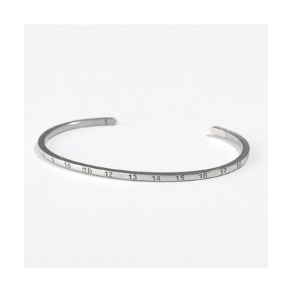 メゾン マルジェラ MAISON MARGIELA MAISON MARGIELA バングル SI8UY0001 SV0129（951/シルバー）
