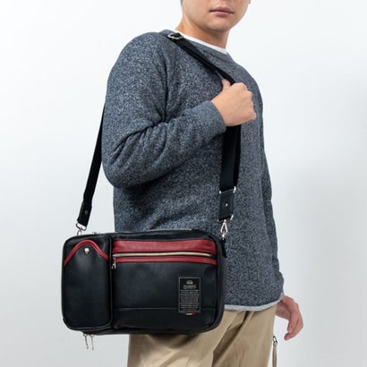 メデン イクイップメント MADDEN EQUIPMENT ショルダーバッグ （クロ／アカ）