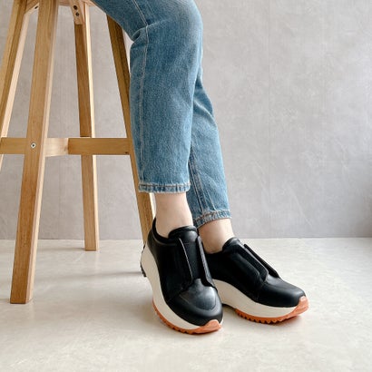 ヌーベル ヴォーグ 伸び伸びする Noubel Voug Relax 厚底 心地よい スリッポン スニーカー （黒いこと）