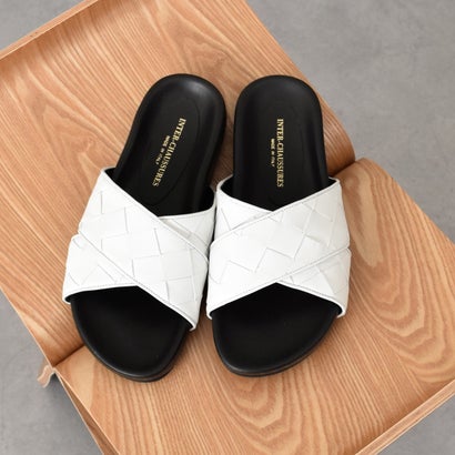 インターショシュール INTER-CHAUSSURES イントレチャートクロスベルトサンダル （ホワイト）