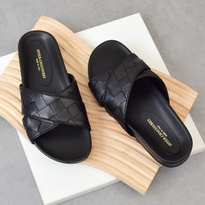 インターショシュール INTER-CHAUSSURES イントレチャートクロスベルトサンダル （ブラック）