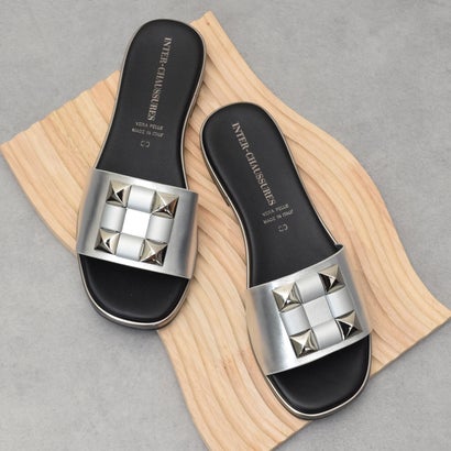 インターショシュール INTER-CHAUSSURES オーナメントフラットスライドサンダル （シルバー）