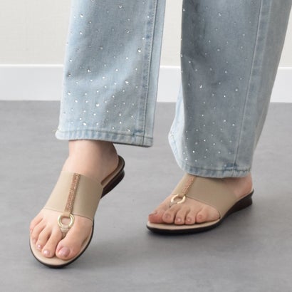 イタリアンシューメーカーズ ITALIAN SHOEMAKERS センターラインストーントングサンダル （アイボリー雑材） 7,159円