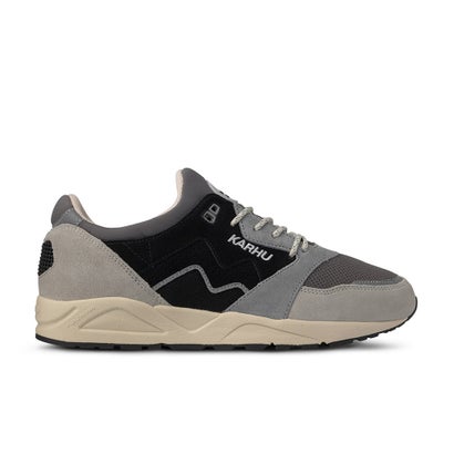 カルフ KARHU ARIA 95 KH803122 （ドーン青色/ジェット機黒いこと）
