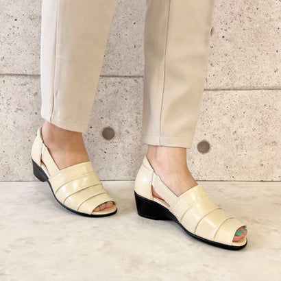 エレモーサ HERMOSA 「選ばれ続ける定番」【日本製/ゆったり3E幅/軽量184g/柔らか撥水加工本革】シャーリングオープンシューズ （アイボリーメタリック）｜LOCOMALL（ロコンド公式ストア）