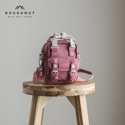 ドーナツ DOUGHNUT ショルダーバッグ ミニ レディース ポーチ 小さめ 軽量MACAROON TINY RIBBONマカロン 肩掛け 斜め掛け 撥水 アウトドア カジュアル ブランドPND22612012DT （ピンク）