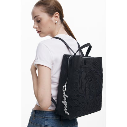 デシグアル Desigual 小さな3D成り行きの花柄背嚢 （薄墨色/黒いこと）