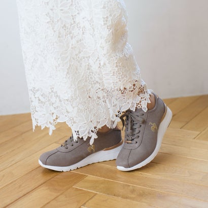 リズ ラフィーネ Riz raffinee 【le coq sportif×Riz raffinee】ヒールアップ厚底スニーカー （オーク）