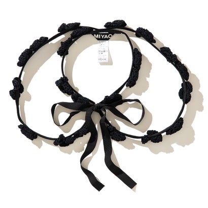 ミヤオ MIYAO クロシェットフラワー付き添い人針金後ばらい襟（Wire-attached collar with crocheted flowers） （黒いこと）