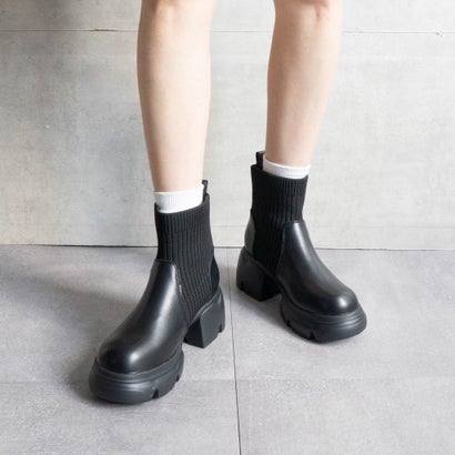 ファビーファビー FABBY FABBY. 厚底リブニットショートブーツ （ブラック）